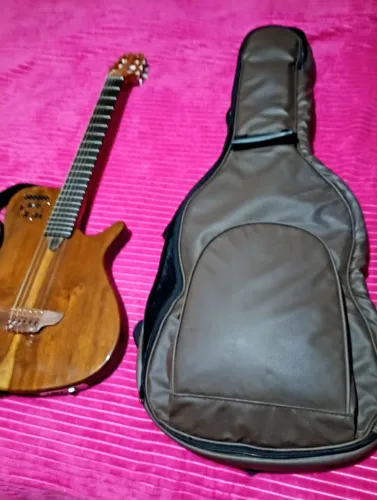 Vendo violão caimbé