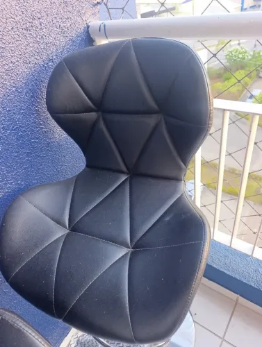 Vendo 2 cadeiras giratórias de metal em perfeito estado( 320.00)