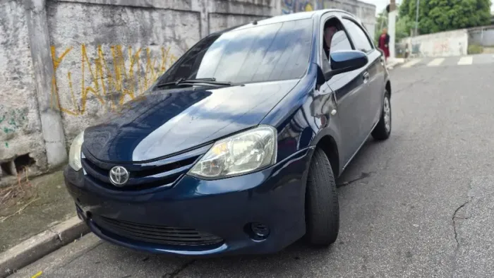 Toyota Etios X 1.3 Flex 16V 5P Mec. 2015
