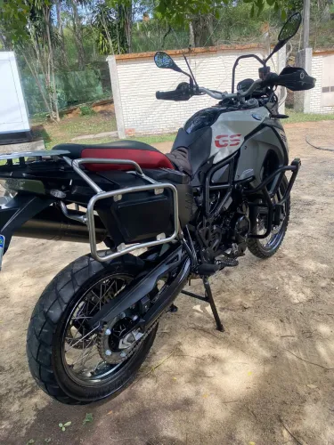 Vendo BMW em ótimo estado.
