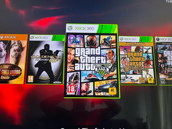 Xbox 360 Slim desb 200 jogos