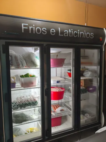 EXPOSITOR DE FRIOS E MARCADORIAS 