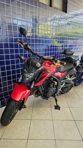 HONDA CB 500F 2018 VERMELHA PNEUS NOVOS