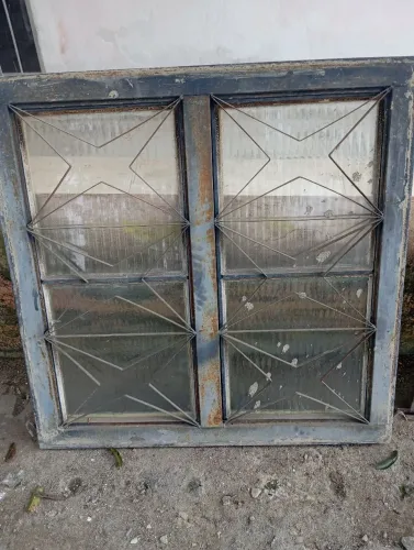 Vendo janela com vidro