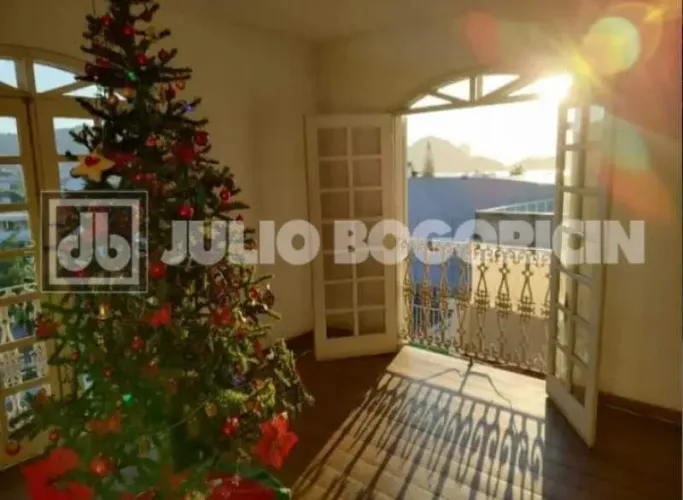Casa em Condomínio - Duplex / Residencial / São Francisco