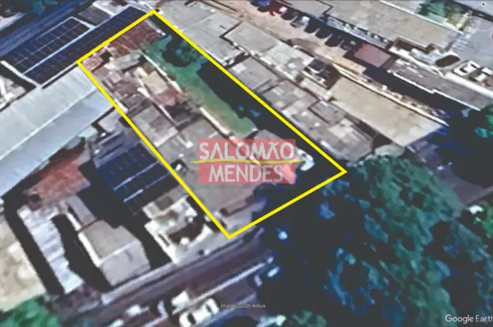 Imóvel comercial com 20 m de frente e 920 m² junto ao Pátio Belém