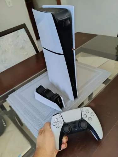Playstation 5 slim + 1 controle + 3 jogos