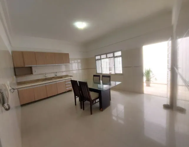 Aluga-se casa na Cidade Velha, em Belém/PA