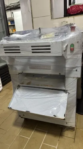 Modeladora de Pães G.Paniz MPS500 com Pedestal 220V