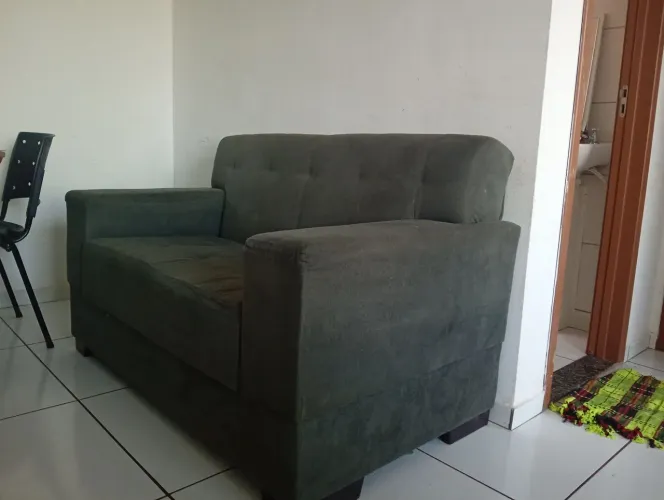 SOFÁ (SEMI-NOVO)
