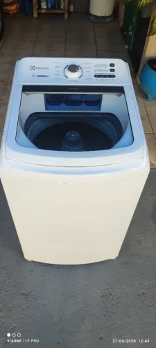 Máquina de lavar roupa semi nova