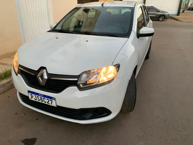 Renault Logan Expression Hi-flex 1.6 8V 4P 2016
