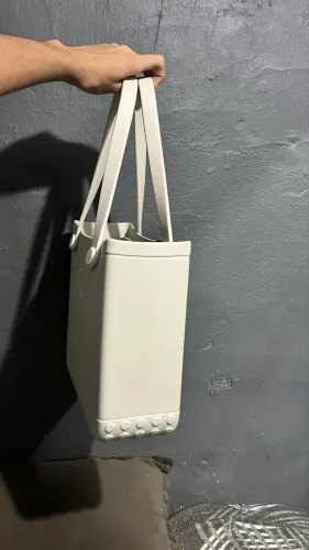 Bolsa estilo crocs nunca usada
