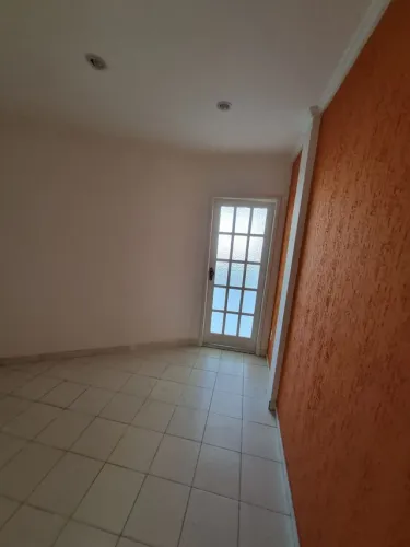 Sala comercial centro enfre ao banco Itaú; Macaé RJ!