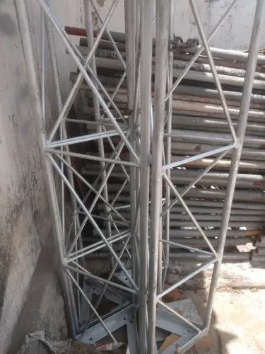 Estrutura de ferro triângulo com 4.metros
