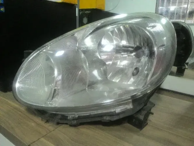Farol Esquerdo Nissan March 2012 a 2018 26060 1HL0A
