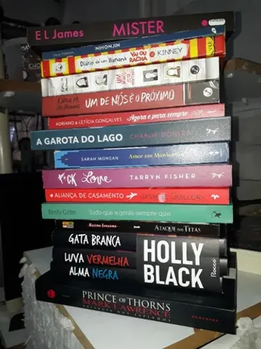 Livros em por 15 reais Excelente Estado Apenas 14 livros restantes