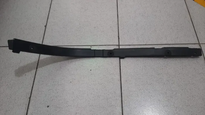 Guia Parachoque Tras Ld Corsa Sedan Original 
