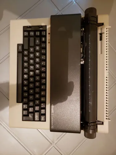 Maquina escreve elétrica olivetti et personal 50