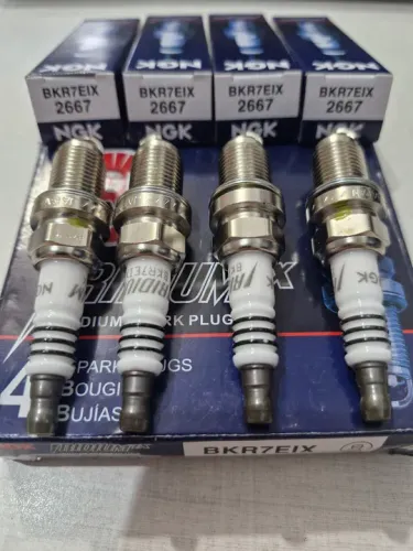 Jogo de vela NGK Iridium BKR7EIX compatível Para diversos modelos 