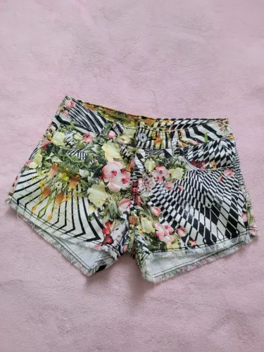 Shorts feminino marca Fricats 38