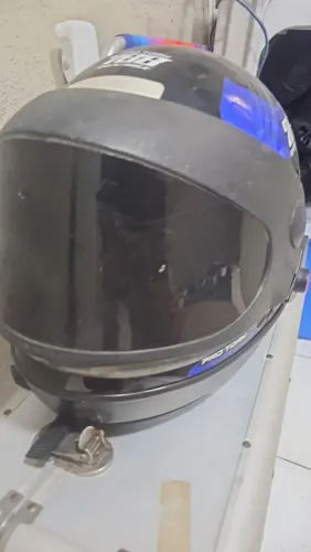 Capacete usado