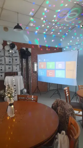 Locação projetor e telão, karaoke pista led