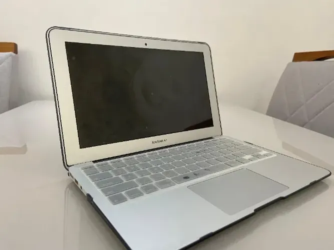macbook late 2008