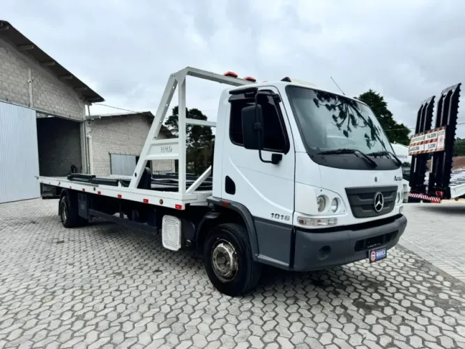 MB ACCELO 1016 COM PLATAFORMA HIDRÁULICA ANO 2022.