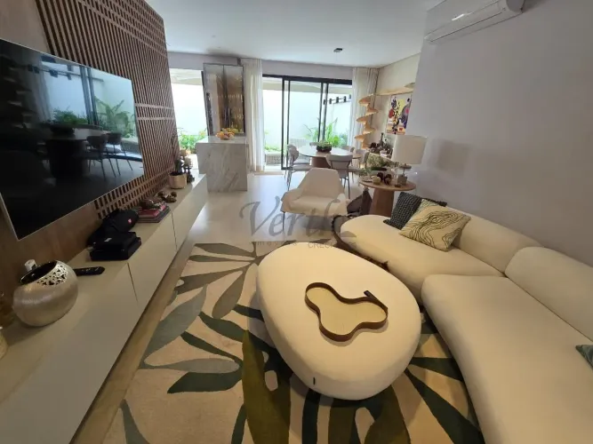 Casa à Venda em Condomínio Fechado  Campinas - SP