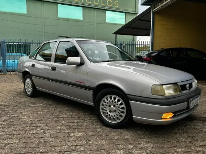 GM/ Chevrolet Vectra CD 1994 Prata pneus bons