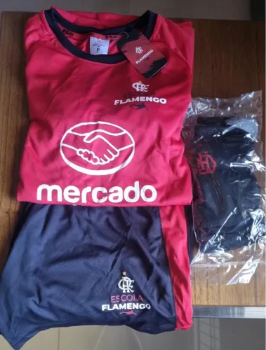 Uniforme Escola Flamengo Tamanho P nunca usado