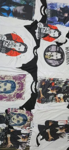 Camisa infantis wandinha