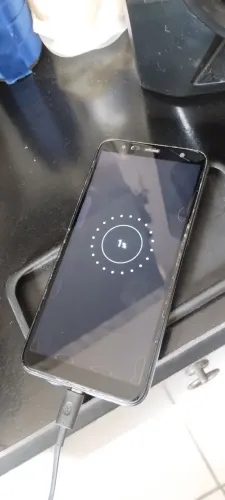 Celular j6+
