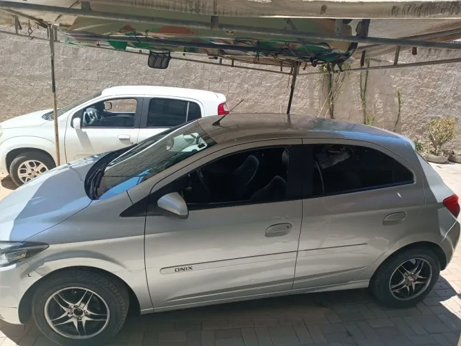 Chevrolet Onix Hatch LT 1.0 8V Flex Mec. 4P 2019