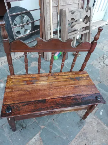 Vendo bancos de madeira,namoradeira 