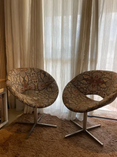 2 Poltronas giratórias