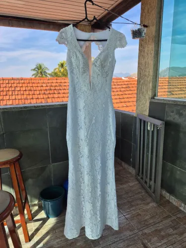 Vestido de renda branco elegante
