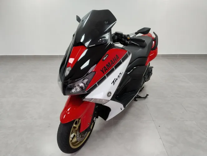 Vendo ou troco T-MAX 530