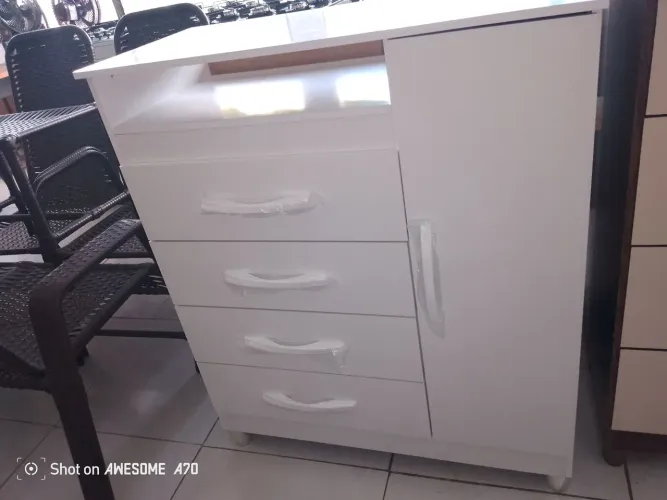 Cômoda com 4 Gavetas e 1 Porta - Entrega e montagem grátis aproveite essa promo