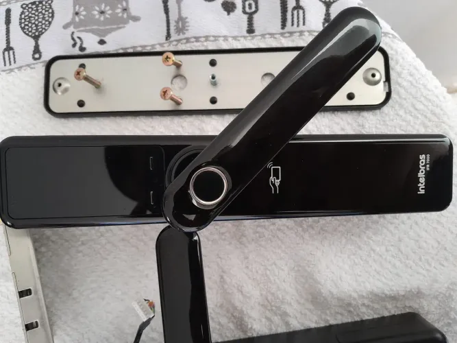 Fechadura eletronica Intelbras fr7000