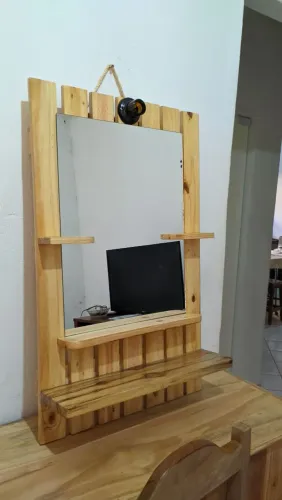 Suporte para espelho de madeira 