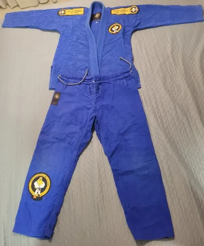 Kimono Jiu-Jitsu A1 - Pouquíssimo Uso - com Faixa 