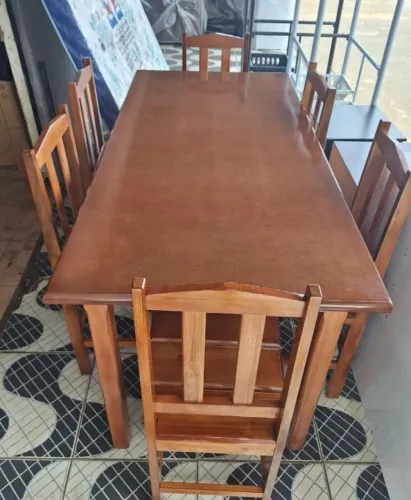 Mesa de madeira novas faço entrega 6 cadeiras 1400 tenho de 8 cadeiras 1600