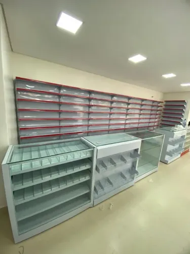 Gôndolas para farmácia - novas