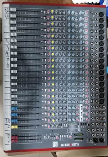 Mesa de Som Allen & Heath ZED 22FX 22 Canais