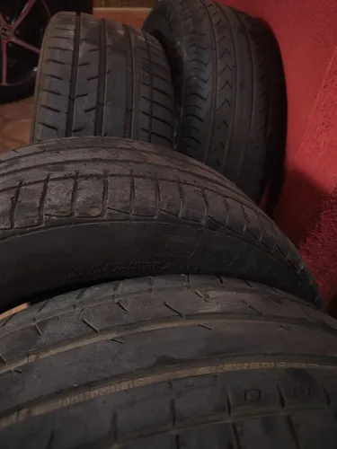 Pneus Cont ARO 17 215/ 55 94V