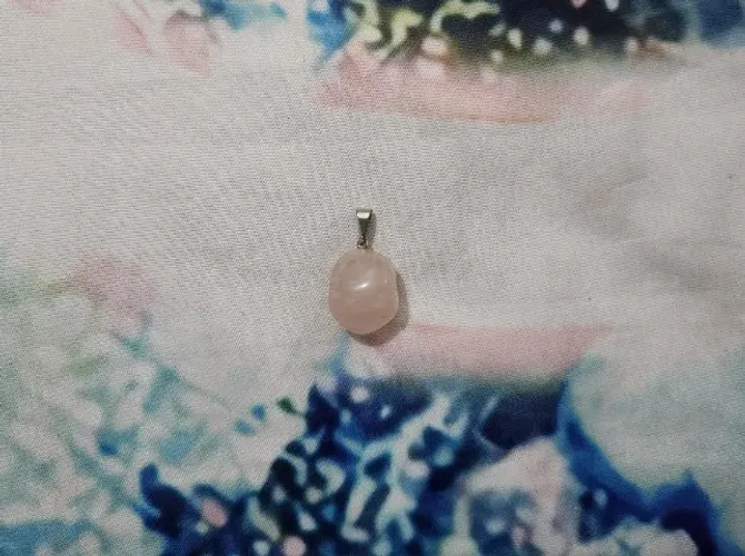 Pingente de quartzo rosa