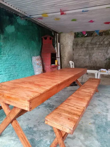 Conjunto Mesa e Banco em Madeira Rústica