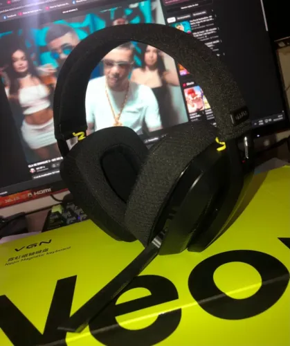 Headset Gamer S/ Fio Recarregavel USB Tipo C *Ultra-Leve*